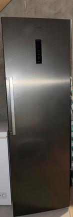 Koenic koelkast, Ophalen, Zonder vriesvak, 200 liter of meer, 60 cm of meer