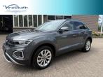 Volkswagen T-Roc 1.5 TSI Life, Stof, 4 cilinders, 150 pk, 4 stoelen