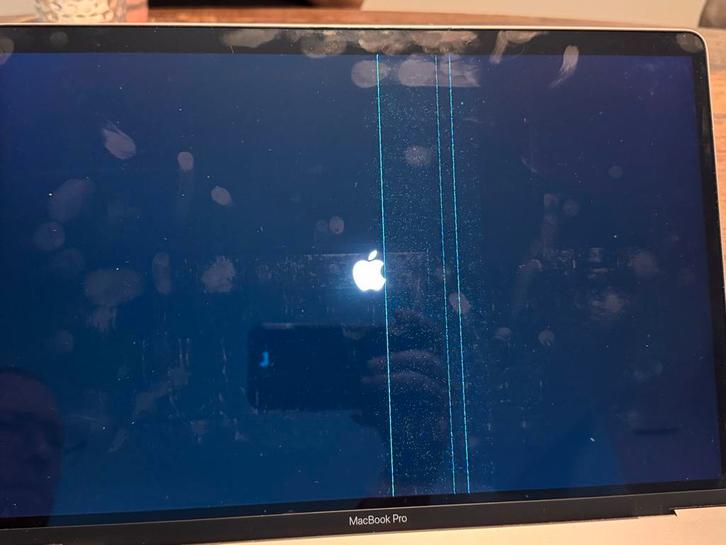 MacBook Pro 2018 15-inch, Computers en Software, Apple Macbooks, Niet werkend, MacBook Pro, 15 inch, 2 tot 3 Ghz, 256 GB, 16 GB