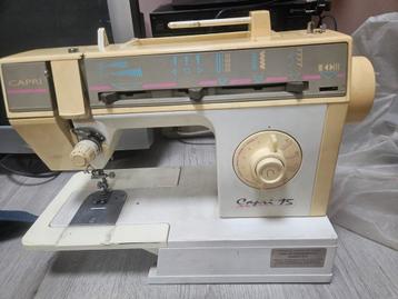 Oude naaimachine - Zolder vondst beschikbaar voor biedingen