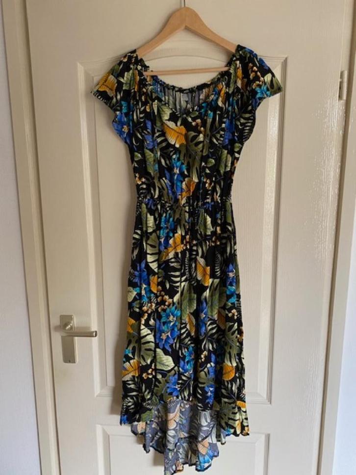 Jurk met mooie kleuren, z.g.a.n., Kleding | Dames, Jurken, Zo goed als nieuw, Maat 38/40 (M), Overige kleuren, Onder de knie, Ophalen of Verzenden