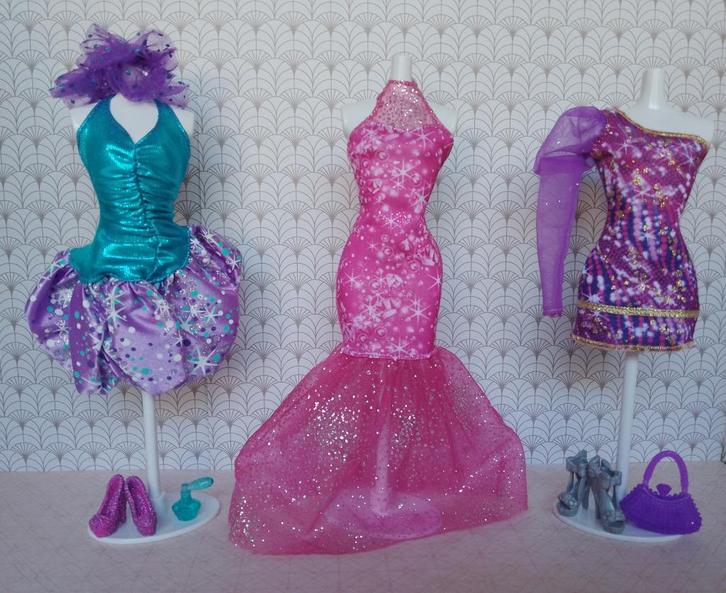 BA14 Barbie Fashionistas Glitter Party Fashion Y7098, Verzamelen, Poppen, Gebruikt, Kleertjes, Ophalen of Verzenden