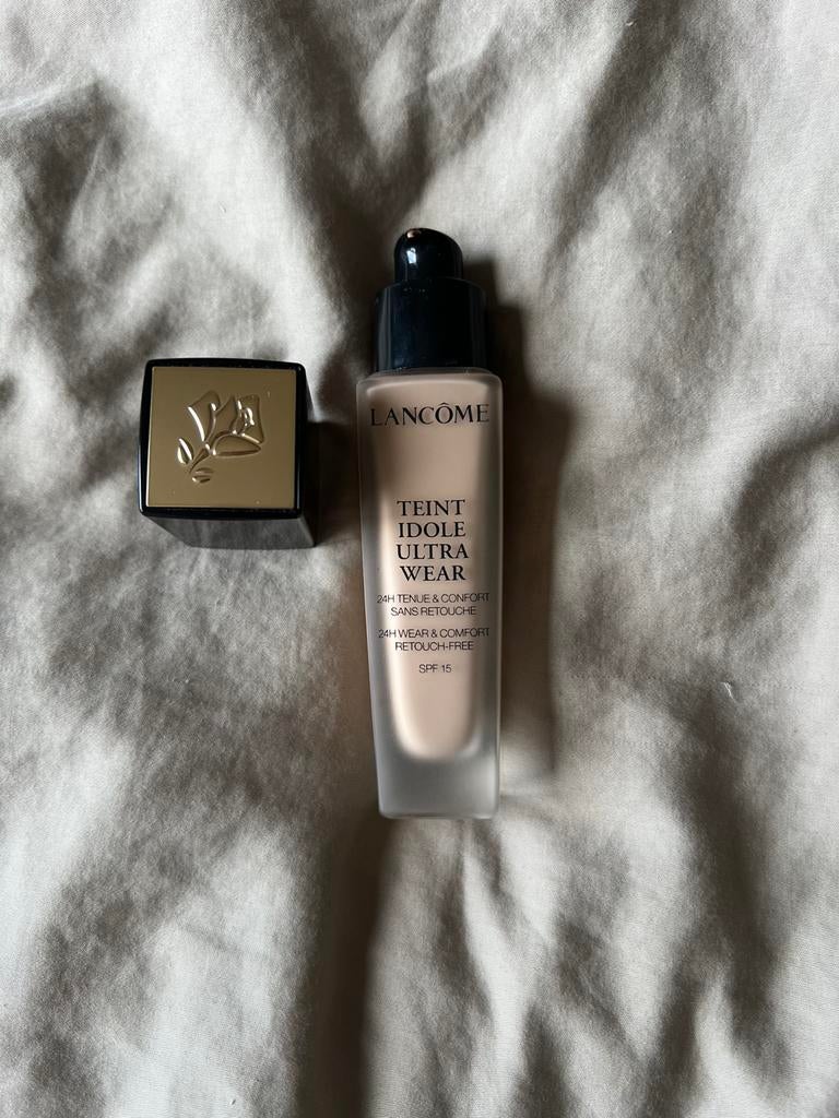 Rare Beauty 240W en Lancôme Teint Idole Ultra Wear 048, Ophalen of Verzenden, Zo goed als nieuw, Gehele gezicht, Make-up