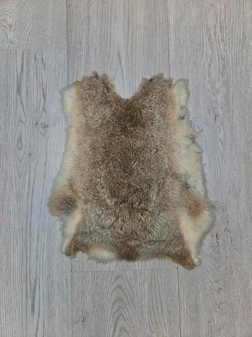 Konijnenvacht/konijnenvel, Huis en Inrichting, Woonaccessoires | Plaids en Woondekens, Zo goed als nieuw, Ophalen of Verzenden