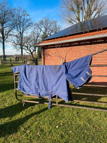 Horseware ireland/ Amigo hero 200gr/ 125cm beschikbaar voor biedingen