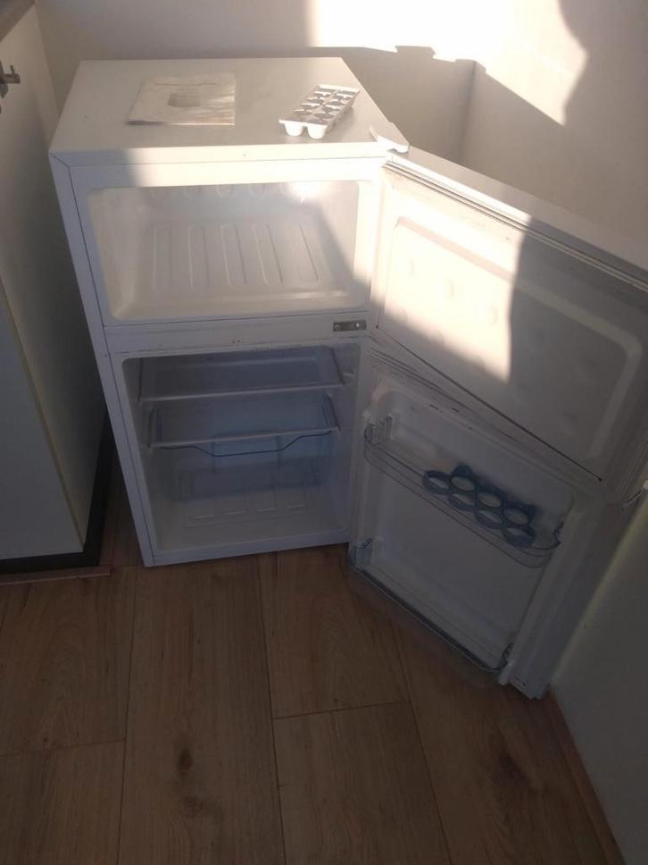 Richome KC-9339 koelkast 84L, Witgoed en Apparatuur, Koelkasten en IJskasten, Gebruikt, Met vriesvak, 75 tot 100 liter, 85 tot 120 cm