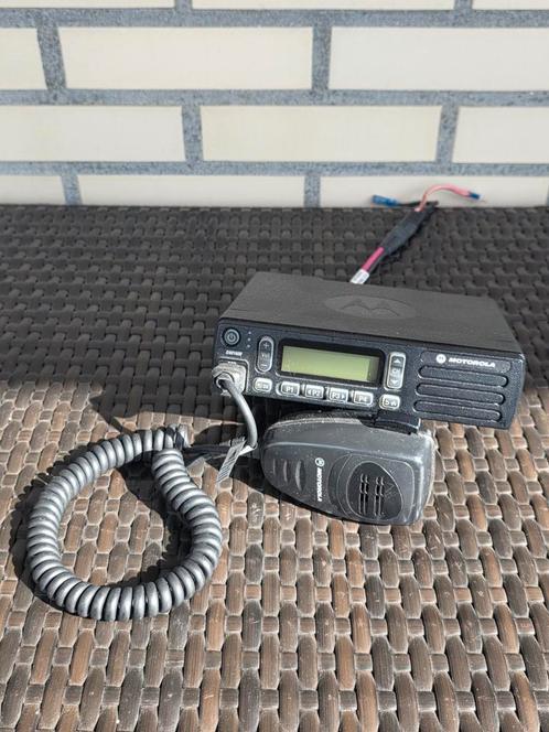 Motorola dm1600, Telecommunicatie, Zenders en Ontvangers, Zo goed als nieuw, Zender, Ophalen of Verzenden