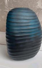 Mat glazen geribbelde vaas donkerblauw glas hotel chic, Blauw, Nieuw, Ophalen of Verzenden, Glas