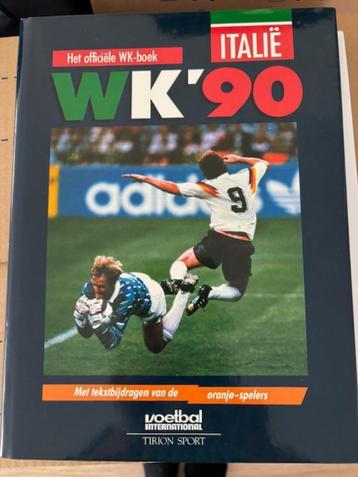 Het officiele WK-boek Italie  WK'90 (Hardcover) beschikbaar voor biedingen