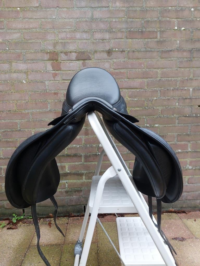 Dressuurzadel, Arena Hart 18 inch., Dieren en Toebehoren, Ophalen, Dressuur