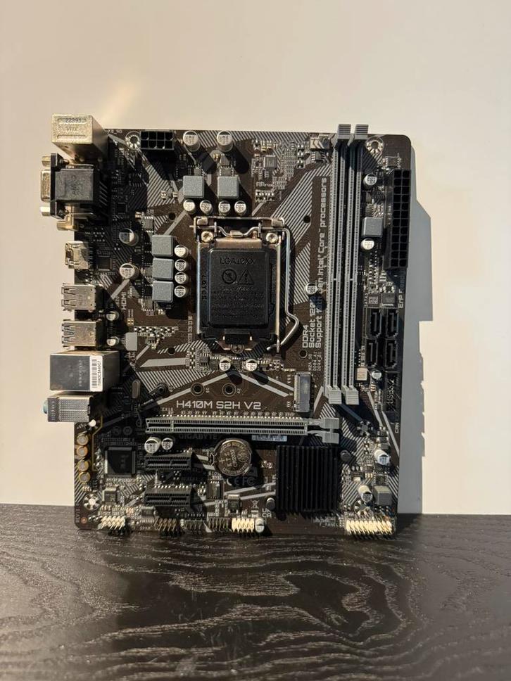 Gigabyte H410M S2H V2 Moederbord! Zie beschrijving!, Computers en Software, Moederborden, Refurbished, Intel, DDR4, Ophalen of Verzenden