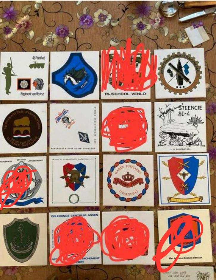 Collectie Militaire Tegels - Diverse Eenheden, Verzamelen, Militaria | Algemeen, Landmacht, Embleem of Badge, Nederland, Ophalen of Verzenden
