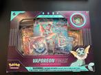 Vaporeon VMAX Premium Collection box, Ophalen of Verzenden, Nieuw, Overige typen, Foil