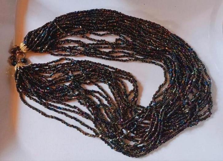 Zeer mooie ketting met heel kleine kraaltjes, Antiek en Kunst, Antiek | Kleding en Accessoires, Ophalen of Verzenden