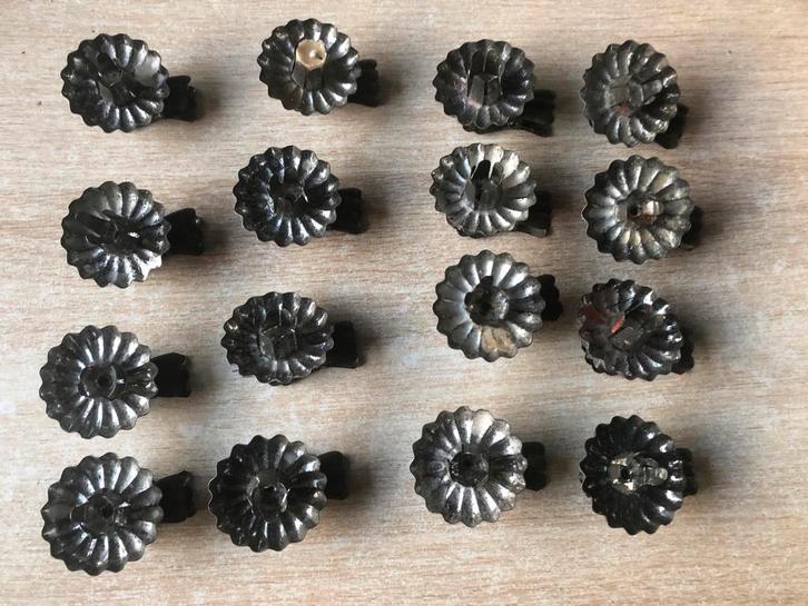 Vintage Kaarsenhouders/Clips - 16 stuks, Antiek en Kunst, Curiosa en Brocante, Ophalen of Verzenden