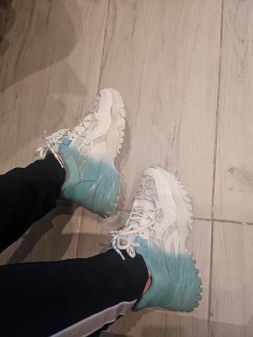 Sneakers Maat 39/39.5 beschikbaar voor biedingen