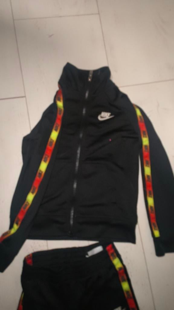 Nike 110-116, Kinderen en Baby's, Kinderkleding | Maat 110, Ophalen of Verzenden, Zo goed als nieuw, Meisje