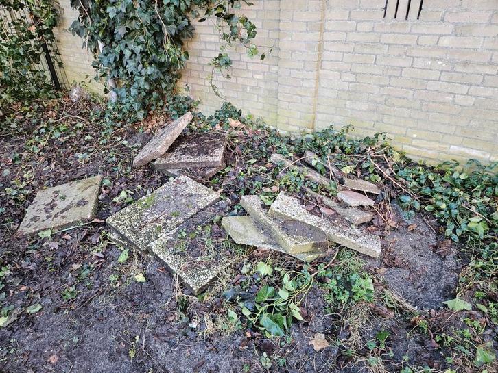 Gratis grindtegels ophalen, Tuin en Terras, Tegels en Klinkers, Gebruikt, Terrastegels, Beton, Minder dan 5 m², Ophalen