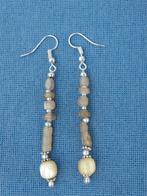 Romeinse rijk - oorhangers in wit glas - ca. 2000 jaar oud, Sieraden, Tassen en Uiterlijk, Ophalen of Verzenden, Overige materialen