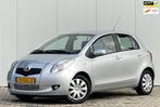 Toyota Yaris 1.3 VVTi Sol MMT 5 DEURS AUTOMAAT AIRCO NAP LAG, Auto's, Gebruikt, 750 kg, 4 cilinders, Origineel Nederlands