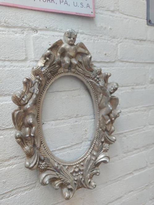 Mooie oude Brocante zilverkleur gipsen lijst met engeltjes, Antiek en Kunst, Curiosa en Brocante, Ophalen of Verzenden