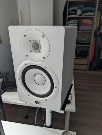 Set: 2x Yamaha HS7W incl. 2x statief (BS-500 WH) beschikbaar voor biedingen