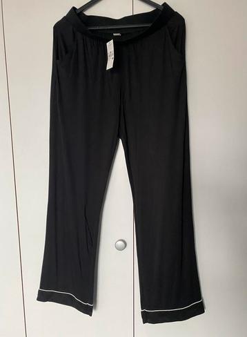 NIEUW: pyamabroek/huisbroek HEMA zwart maat M beschikbaar voor biedingen