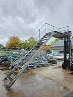 Stalen trap met bordes gegalv hoog 3,275mtr. Nob136, Doe-het-zelf en Verbouw, Ladders en Trappen, Ophalen of Verzenden, Zo goed als nieuw