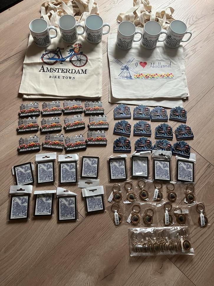 Amsterdam Souvenir Set - Bekers, Tassen, Magneten, Sleutelha, Verzamelen, Sleutelhangers, Nieuw, Ophalen