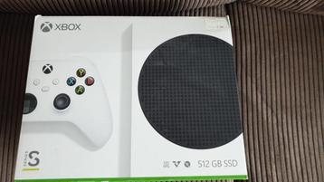 Xbox series S 512 GB + controller & 2TB HDD beschikbaar voor biedingen
