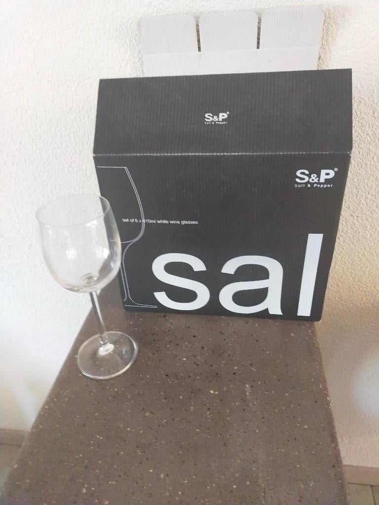Witte wijnglazen salt en pepper, Huis en Inrichting, Glas of Glazen, Ophalen of Verzenden, Overige stijlen, Glas