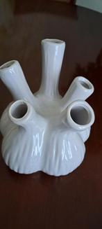 Witte Tulpenvaas met Meerdere Openingen, Huis en Inrichting, Woonaccessoires | Vazen, Wit, Aardewerk of Porselein, Ophalen of Verzenden