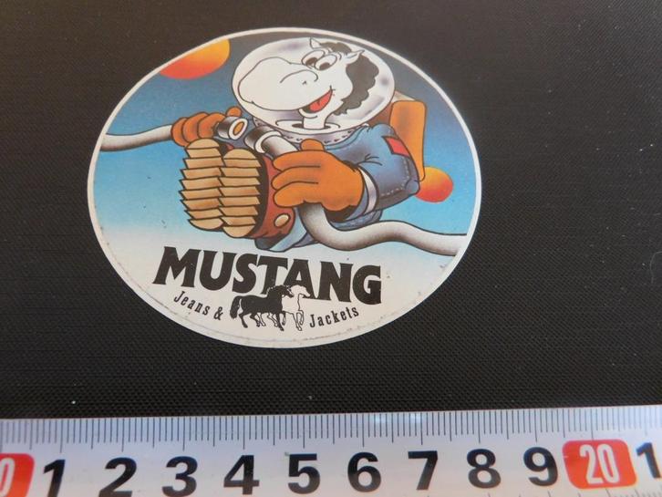sticker MUSTANG jeans & Jackets Ruimtepaard Ruimtevaart, Hobby en Vrije tijd, Stickers en Plaatjes, Zo goed als nieuw, Sticker