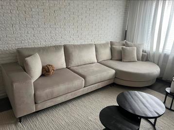 Beige Lounge Velvet Bank beschikbaar voor biedingen