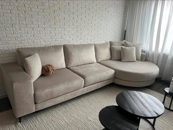 Beige Lounge Velvet Bank, Huis en Inrichting, Banken | Complete zithoeken, Zo goed als nieuw, Ophalen