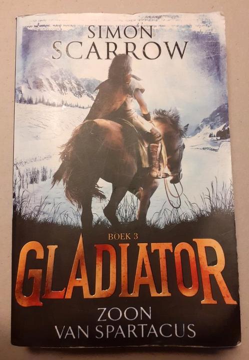 Simon Scarrow - Zoon van Spartacus, Boeken, Kinderboeken | Jeugd | 10 tot 12 jaar, Gelezen, Ophalen of Verzenden