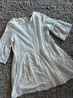 Heel leuk zomer jurkje van broderie B.YOUNG maat 34, Verzenden, Wit, Maat 34 (XS) of kleiner, Gedragen