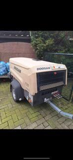 Diesel compressor DOOSAN 7/25, Doe-het-zelf en Verbouw, Compressors, Ophalen, Zo goed als nieuw, Mobiel, 6 tot 10 bar