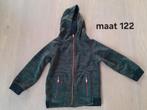 Vest met capuchon maat 122, Kinderen en Baby's, Kinderkleding | Maat 122, Ophalen of Verzenden, Gebruikt, Jongen, Trui of Vest