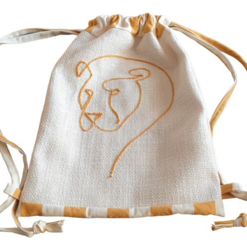 Rugtas met geborduurde leeuwenkop handgemaakt Nieuw, Sieraden, Tassen en Uiterlijk, Tassen | Rugtassen, Nieuw, 25 tot 40 cm, 30 tot 45 cm