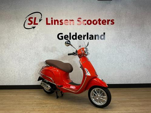 Vespa Primavera 45 km/h Oranje 2022, Fietsen en Brommers, Scooters | Vespa, Zo goed als nieuw, Overige modellen, Maximaal 45 km/u