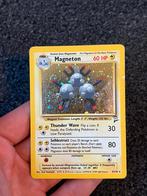 Pokémon Magneton holo #15 Base set 2 - played, Ophalen of Verzenden, Zo goed als nieuw, Losse kaart, Foil