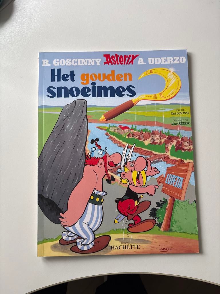 Asterix - Het gouden snoeimes, Eén stripboek, Ophalen of Verzenden, Gelezen