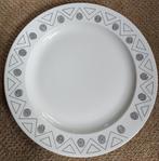 Konakovo bord Russisch keramiek, Huis en Inrichting, Keuken | Servies, Ophalen of Verzenden