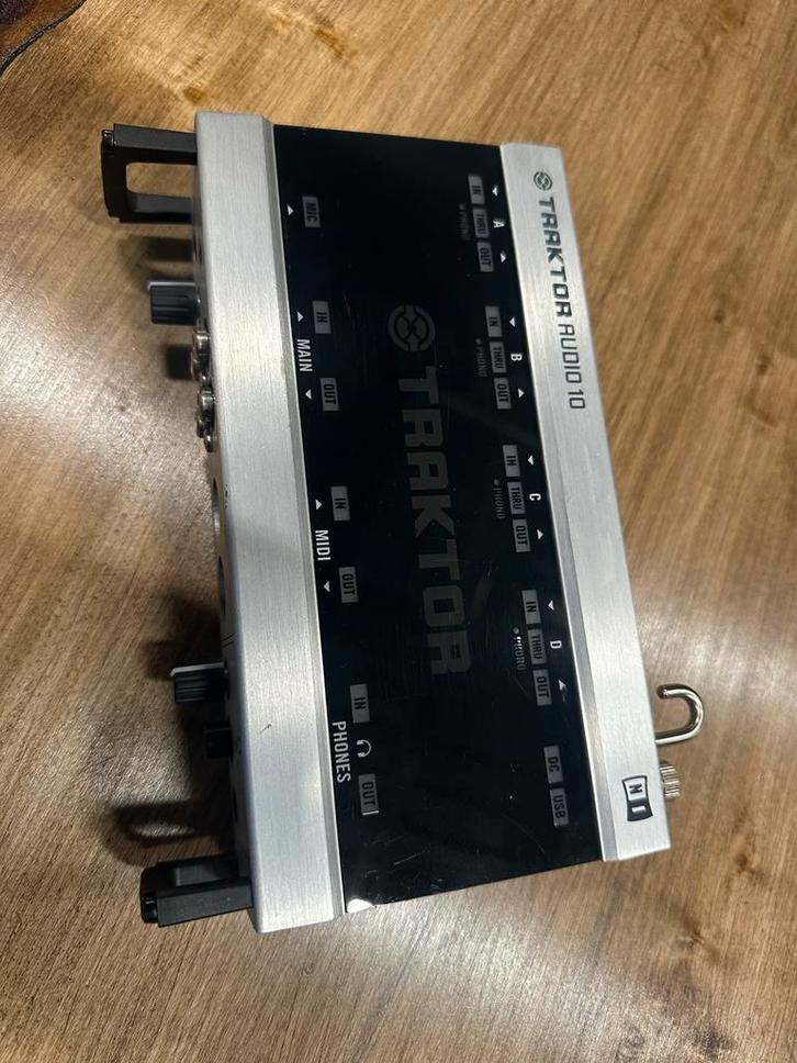 Traktor Audio 10 DJ Interface, Muziek en Instrumenten, Dj-sets en Draaitafels, Gebruikt, Dj-set, Overige merken, Ophalen of Verzenden