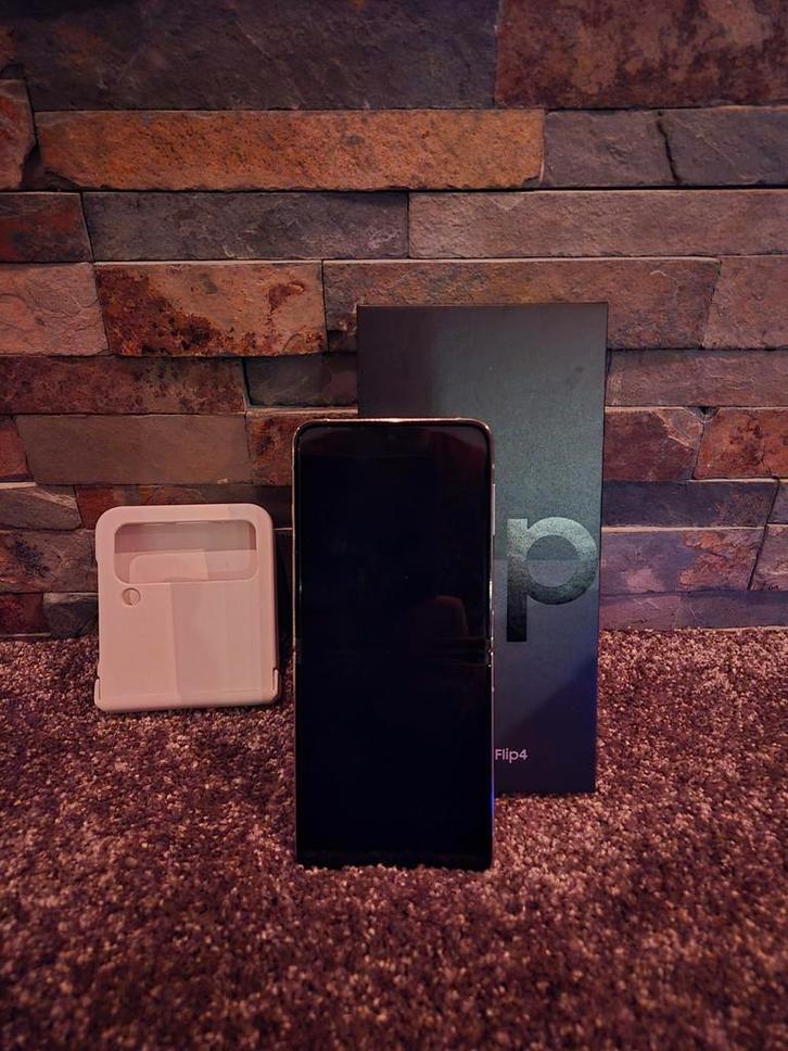 Samsung Galaxy Z Flip 4, Telecommunicatie, Mobiele telefoons | Samsung, Zo goed als nieuw, Galaxy Z Flip, 128 GB, Zonder abonnement