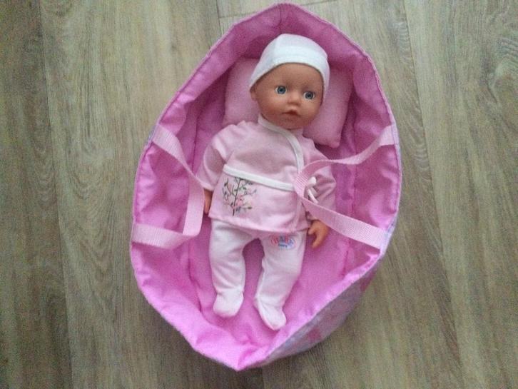 Pop “Baby Born” met reistas, Kinderen en Baby's, Speelgoed | Poppen, Zo goed als nieuw, Babypop, Ophalen of Verzenden