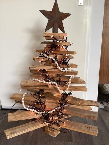 Alternatieve kerstboom ruw hout planken LED licht piek ster beschikbaar voor biedingen