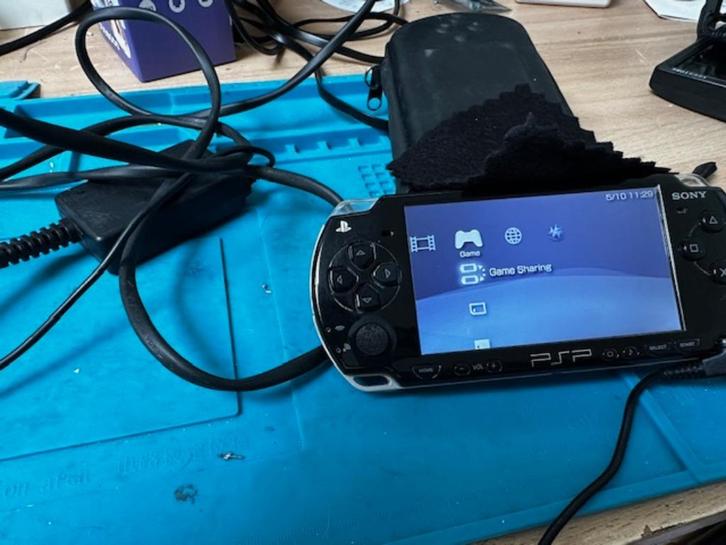 psp, Spelcomputers en Games, Spelcomputers | Sony PSP, Zo goed als nieuw, PSP, Zwart, Verzenden
