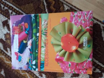 Accessoires van stof beschikbaar voor biedingen